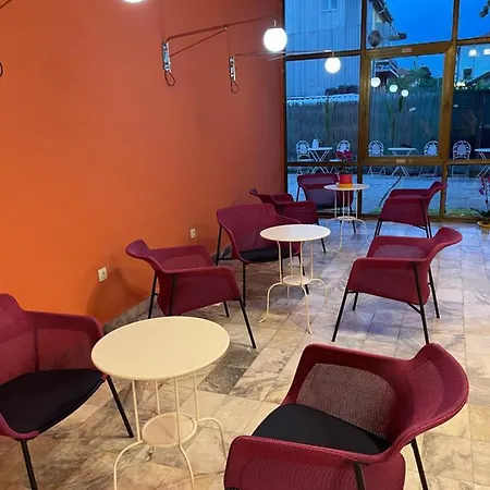 Amadina Garden Hotell