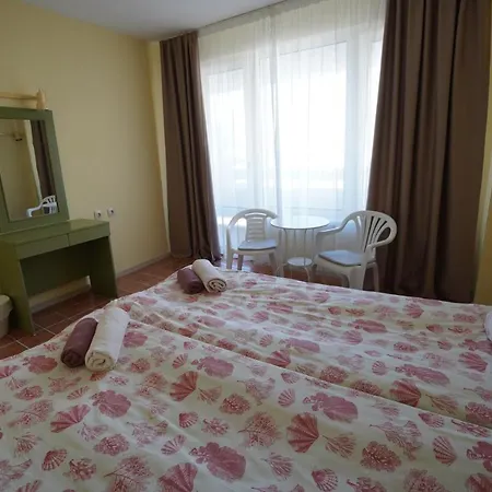 Hotell Amadina Garden *