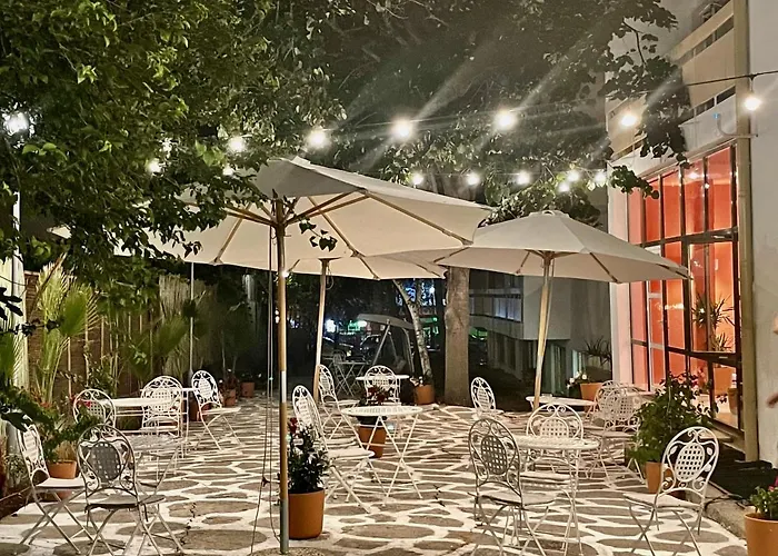 Amadina Garden 호텔 *