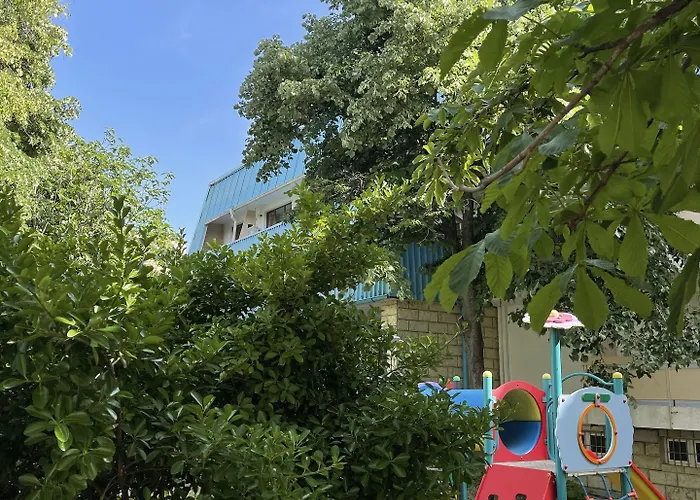 Amadina Garden * 로제넷츠