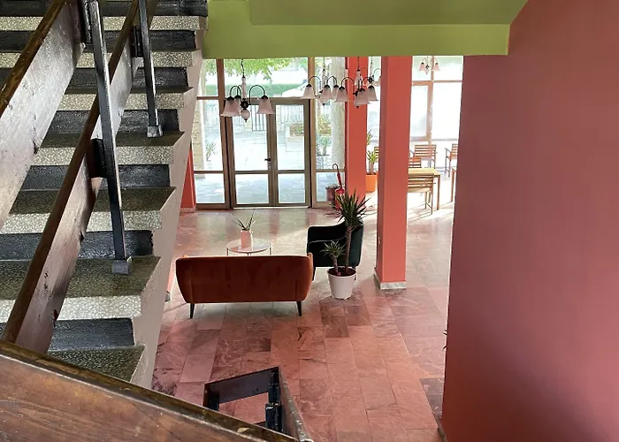 Amadina Garden 로제넷츠