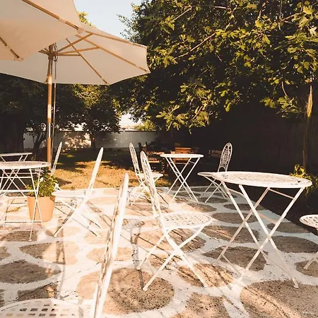 מלון Amadina Garden לוזנטס