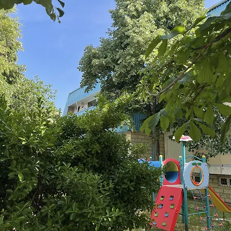 Amadina Garden * 로제넷츠
