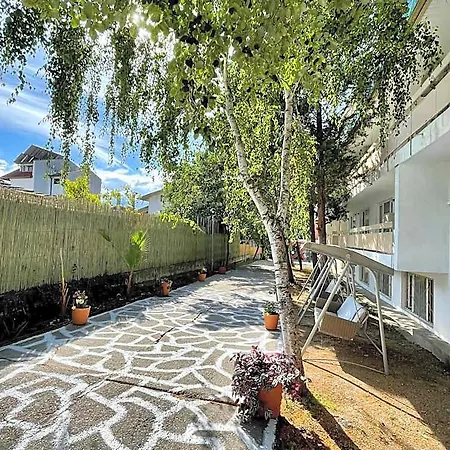Amadina Garden 로제넷츠