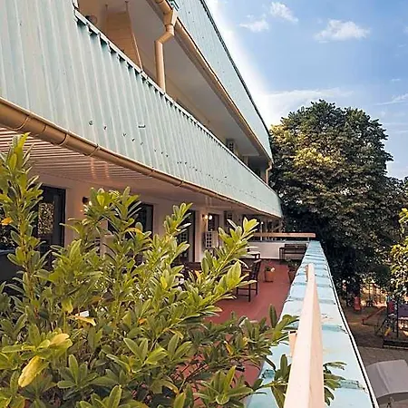 호텔 Amadina Garden 로제넷츠