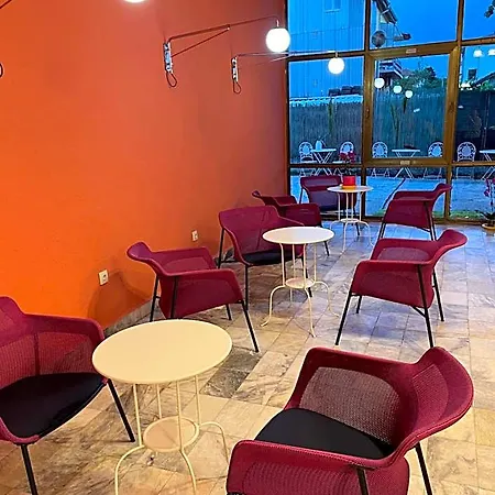 Amadina Garden لوزينيتس