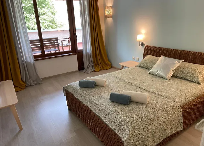 Amadina Garden * 로제넷츠