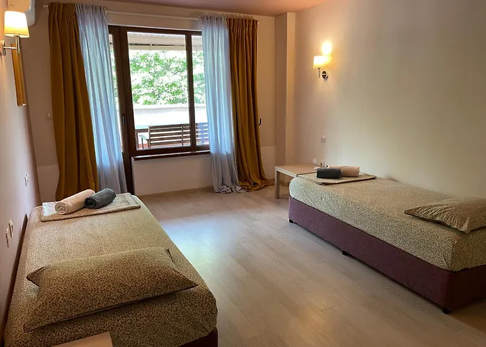 Amadina Garden 호텔 *