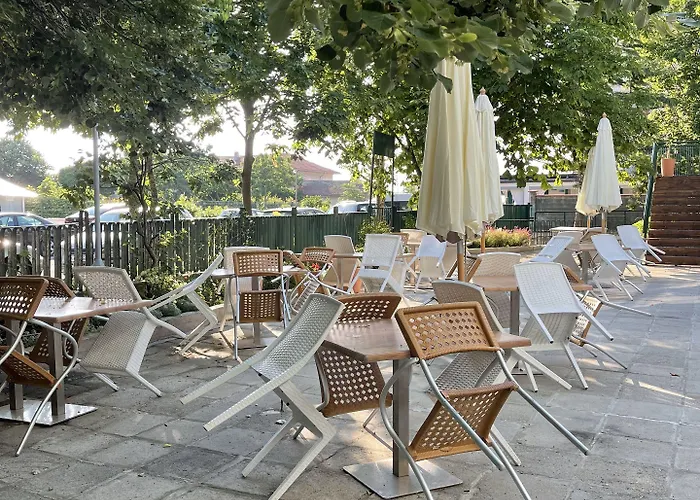 Amadina Garden 호텔 *